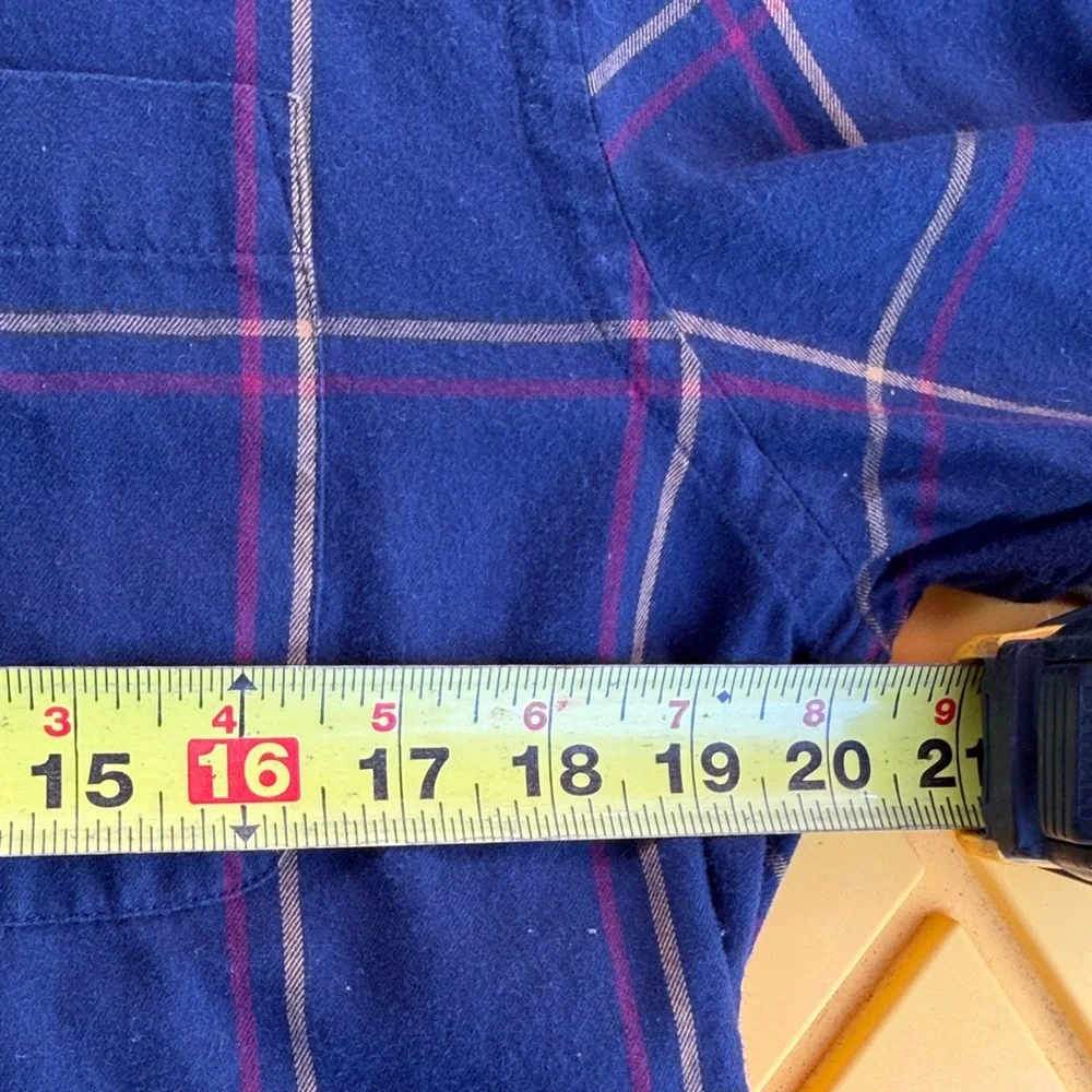 Banana Republic Untucked Fit Navy Plaid Button Down Shirt